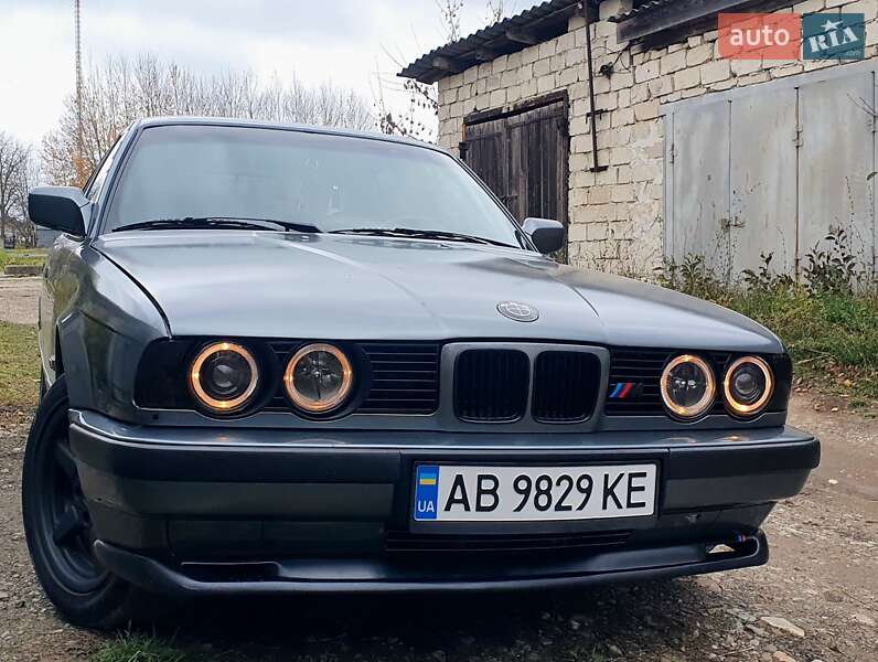 Седан BMW 5 Series 1990 в Сокирянах