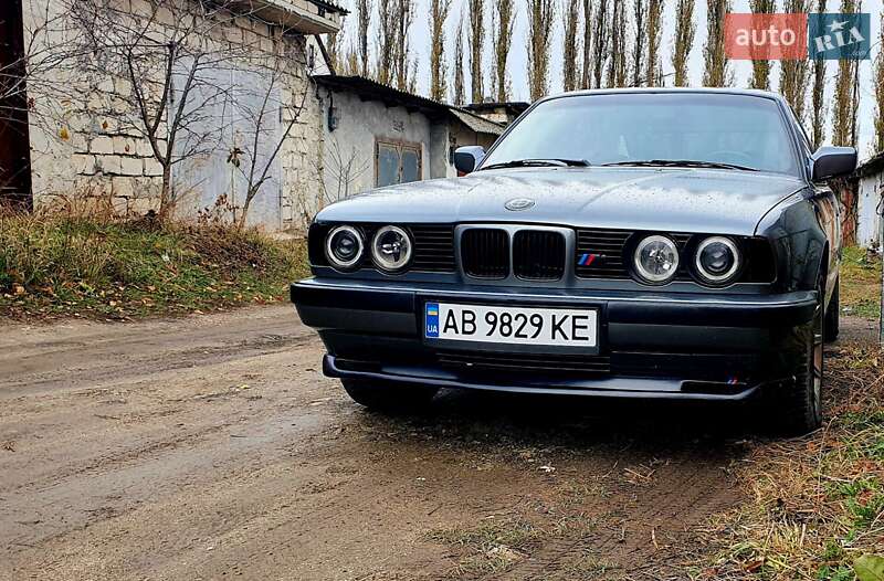 Седан BMW 5 Series 1990 в Сокирянах