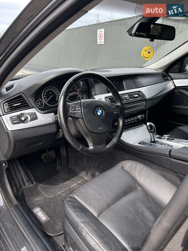 Седан BMW 5 Series 2011 в Львові