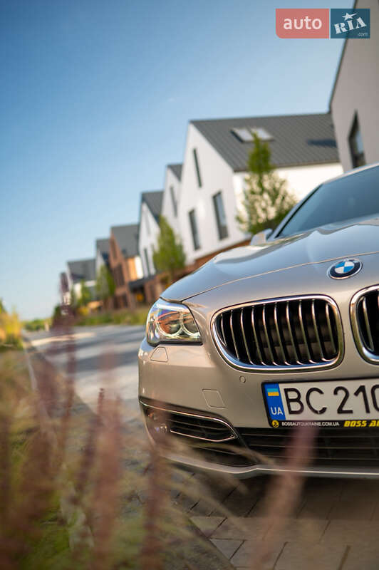 Седан BMW 5 Series 2013 в Львове