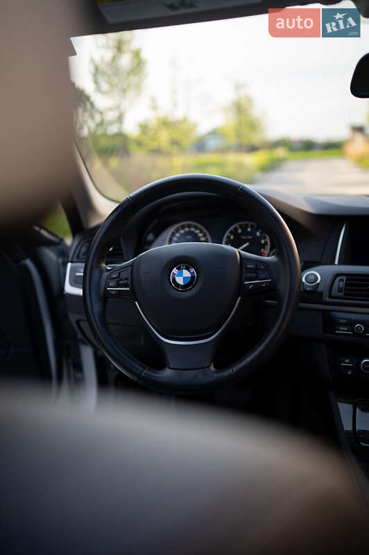 Седан BMW 5 Series 2013 в Львове