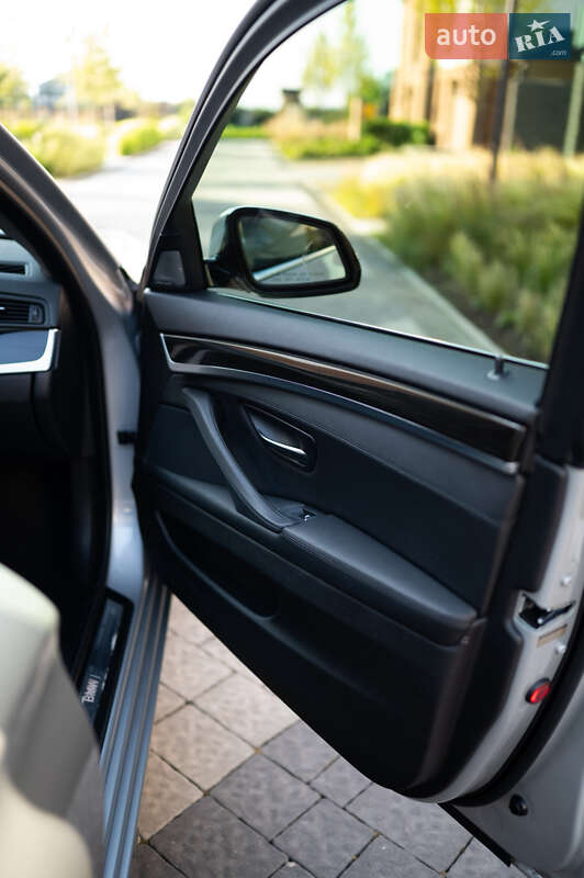 Седан BMW 5 Series 2013 в Львове