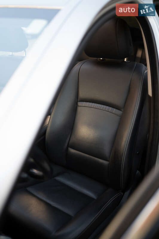 Седан BMW 5 Series 2013 в Львове