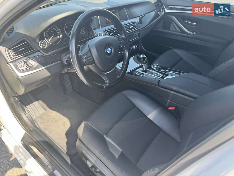 Седан BMW 5 Series 2016 в Дніпрі
