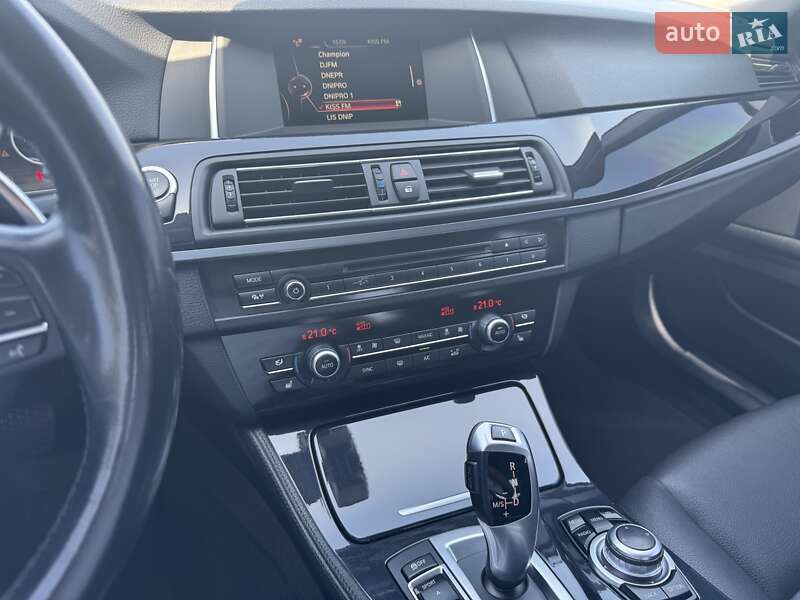 Седан BMW 5 Series 2016 в Дніпрі