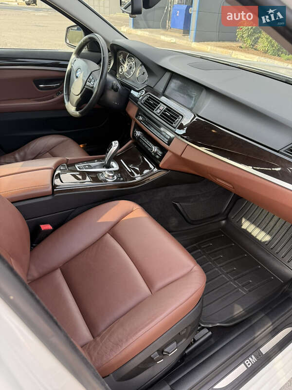 Седан BMW 5 Series 2013 в Кривому Розі