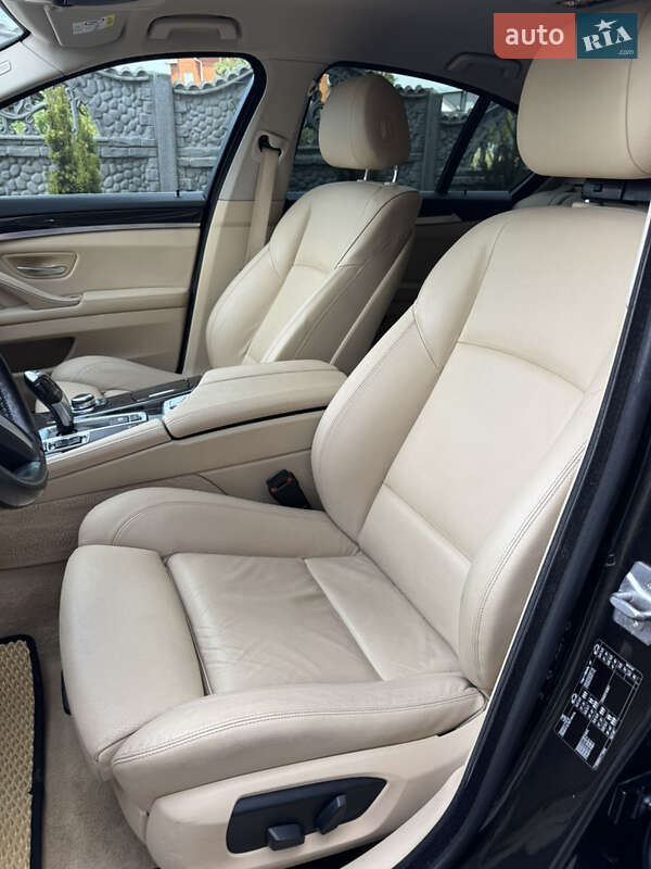 Седан BMW 5 Series 2016 в Хмельницком