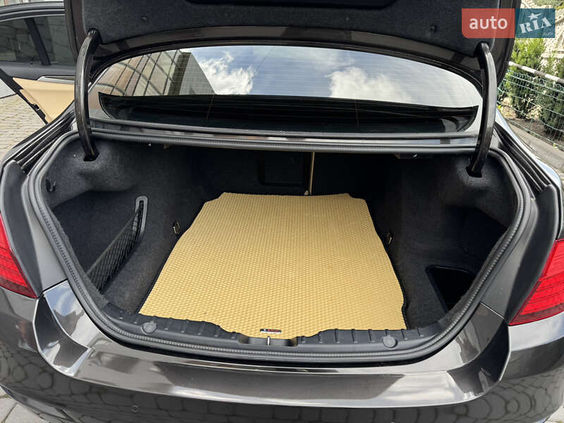 Седан BMW 5 Series 2016 в Хмельницком