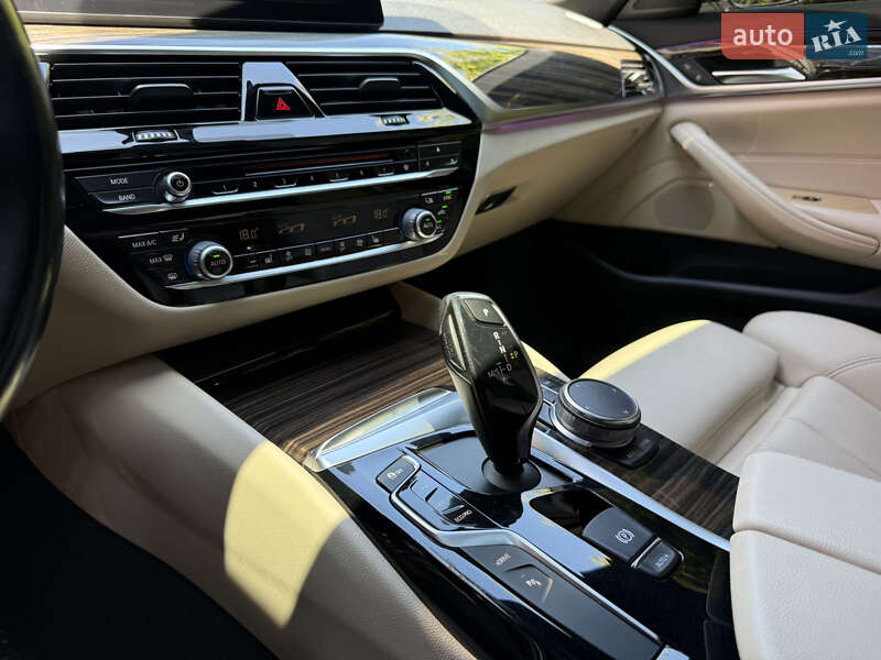 Седан BMW 5 Series 2018 в Киеве