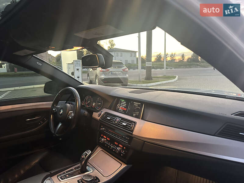 Седан BMW 5 Series 2016 в Львові