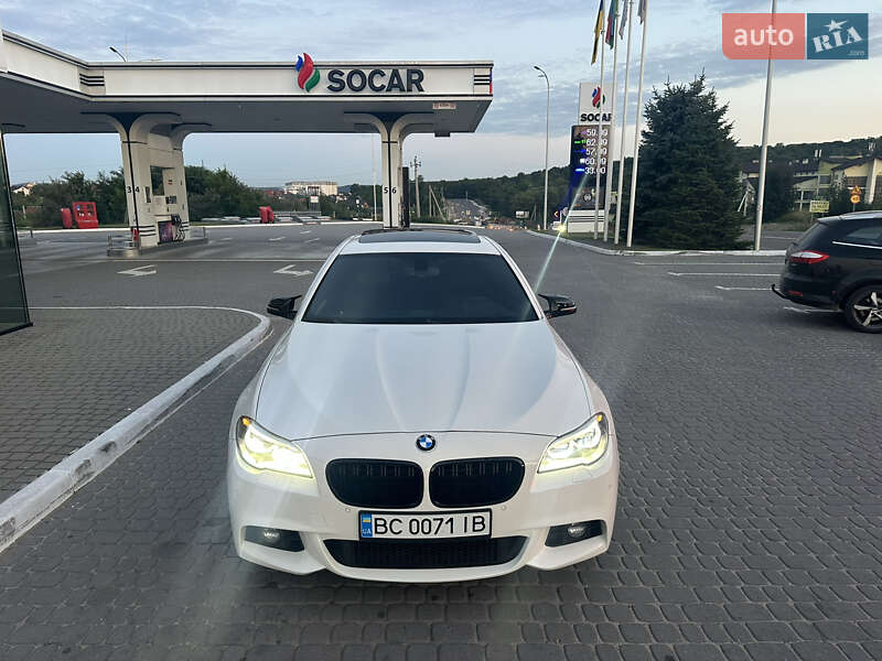 Седан BMW 5 Series 2016 в Львові