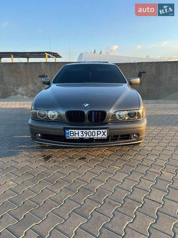 Седан BMW 5 Series 2002 в Снигиревке