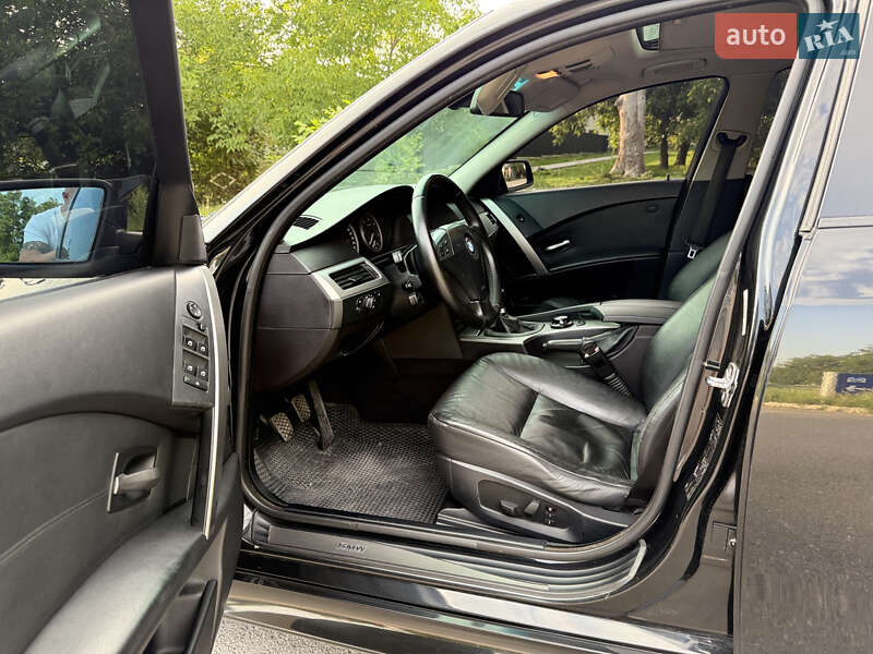 Седан BMW 5 Series 2004 в Чемерівцях