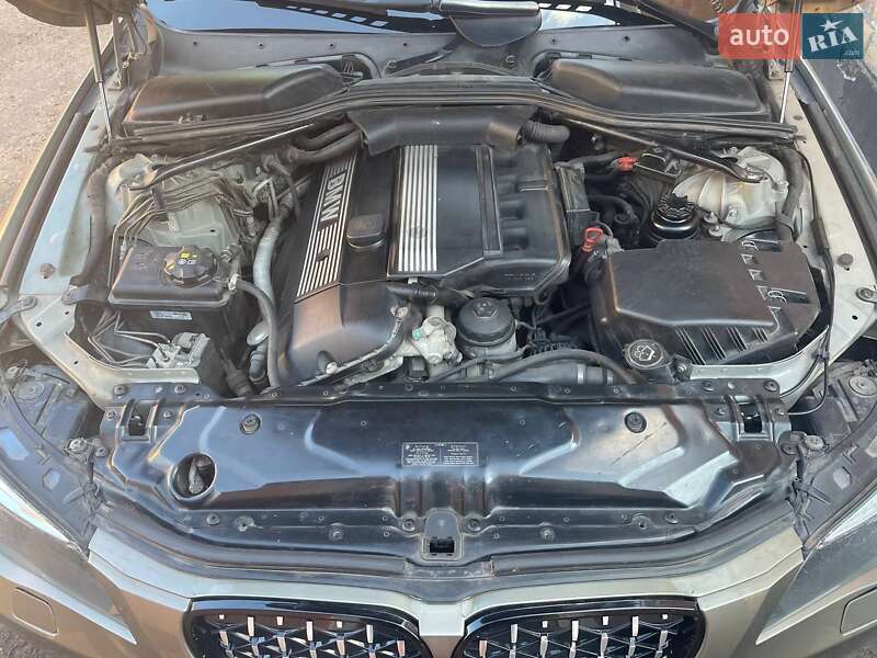 Седан BMW 5 Series 2004 в Карлівці