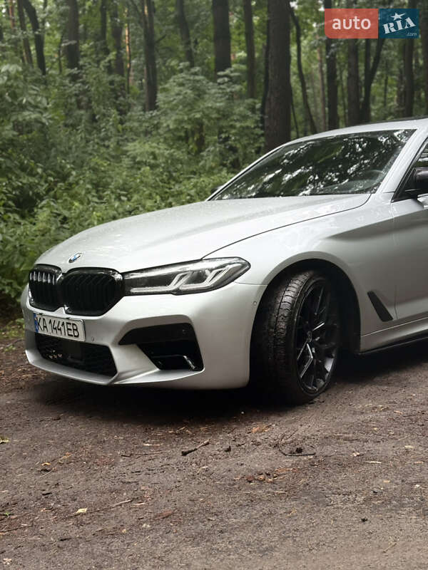 Седан BMW 5 Series 2019 в Киеве
