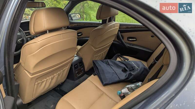 Седан BMW 5 Series 2009 в Львові