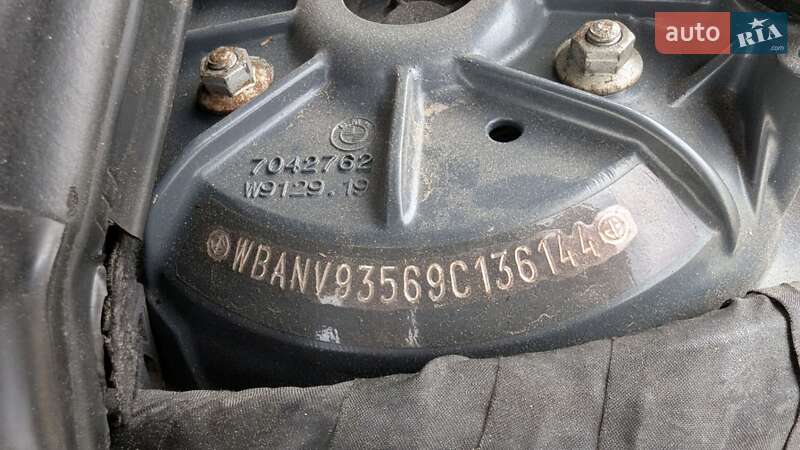 Седан BMW 5 Series 2009 в Львові