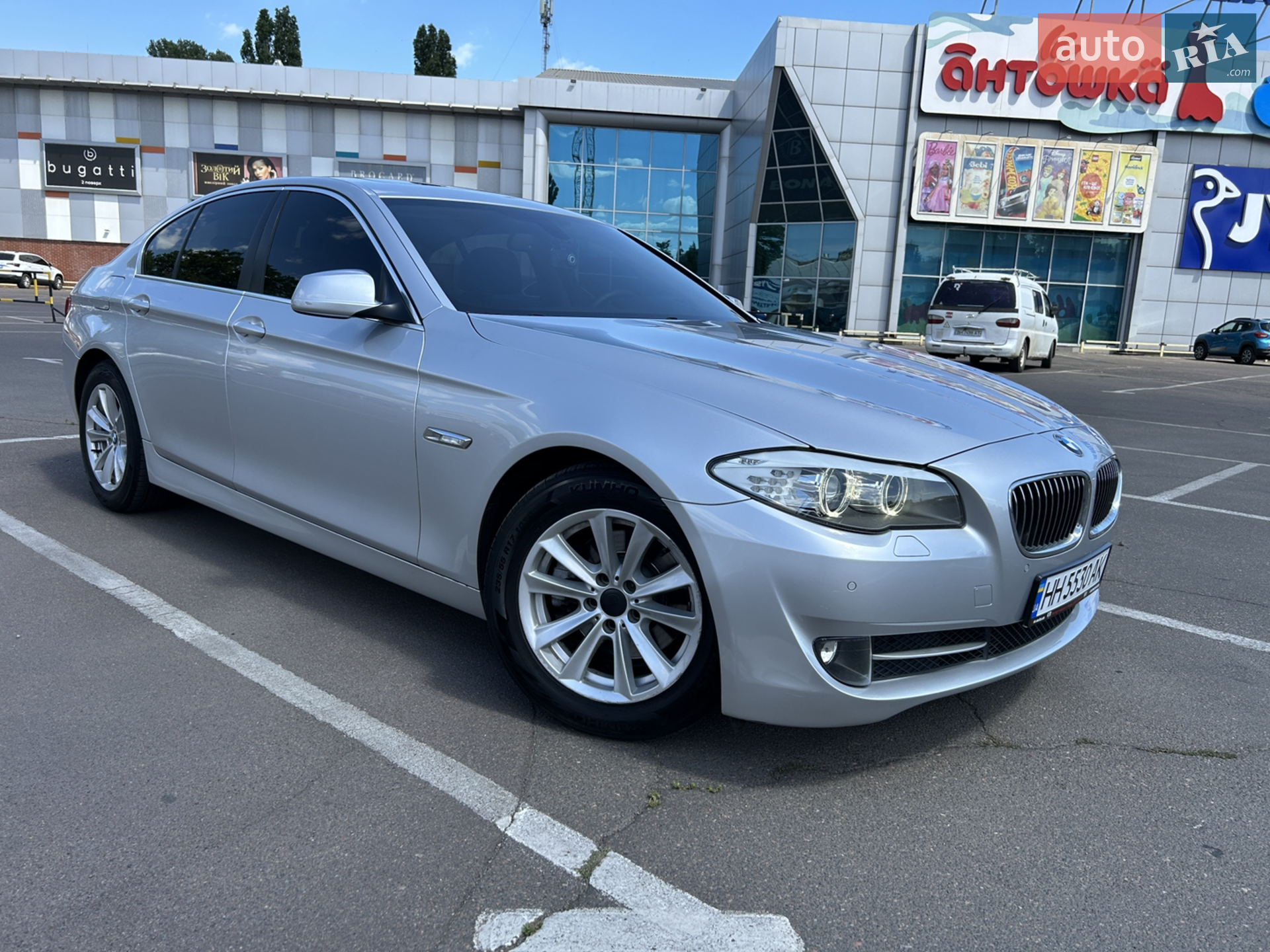 2012 BMW 5er - мініатюра 2