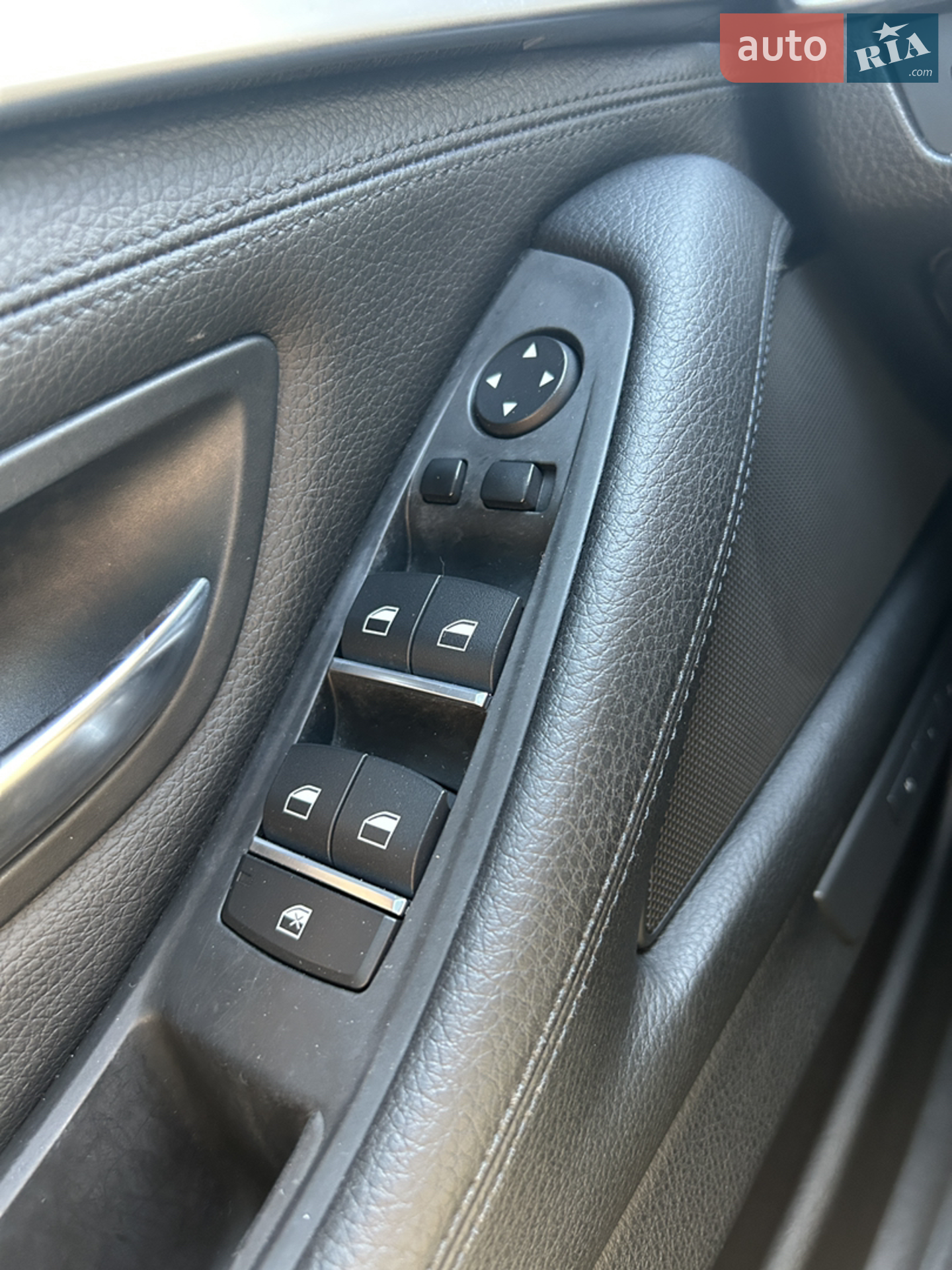 2012 BMW 5er - мініатюра 10