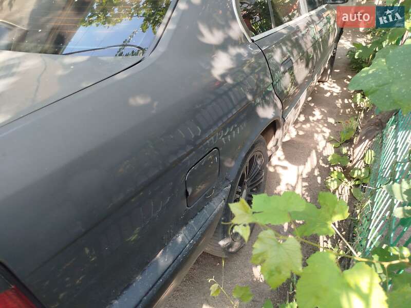 Седан BMW 5 Series 1992 в Первомайске