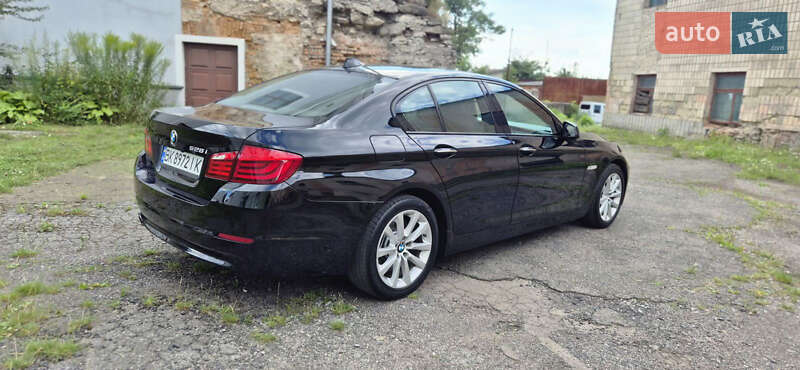 Седан BMW 5 Series 2011 в Дубні