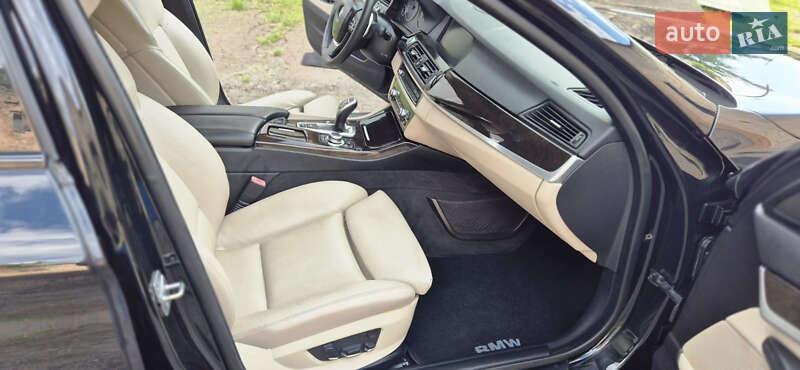 Седан BMW 5 Series 2011 в Дубні