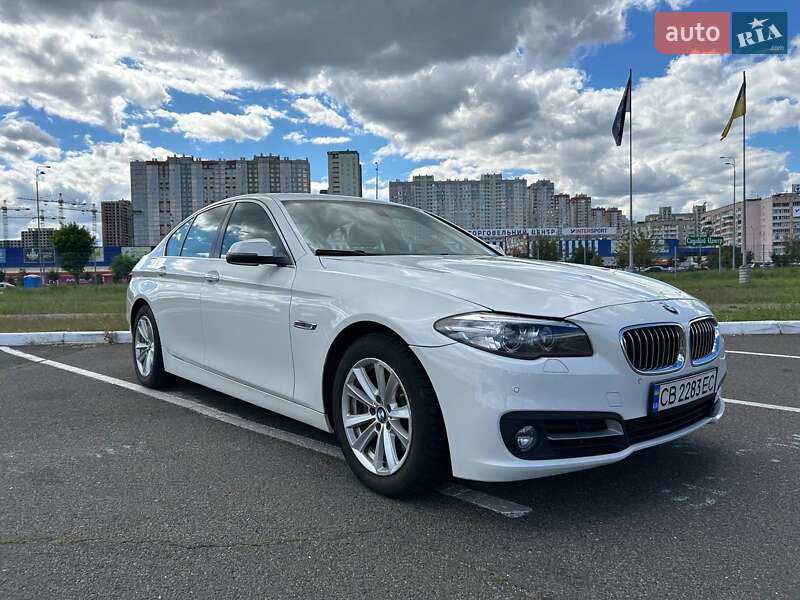 Седан BMW 5 Series 2016 в Львове