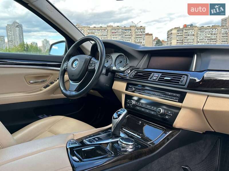 Седан BMW 5 Series 2016 в Львове