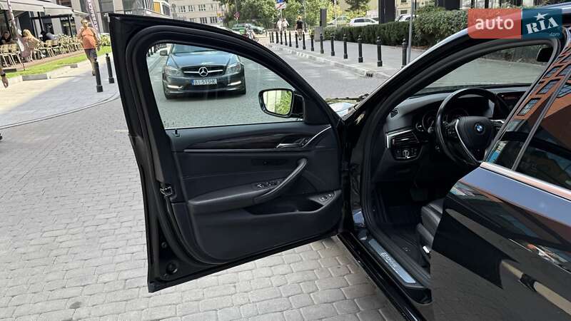 Седан BMW 5 Series 2017 в Львове