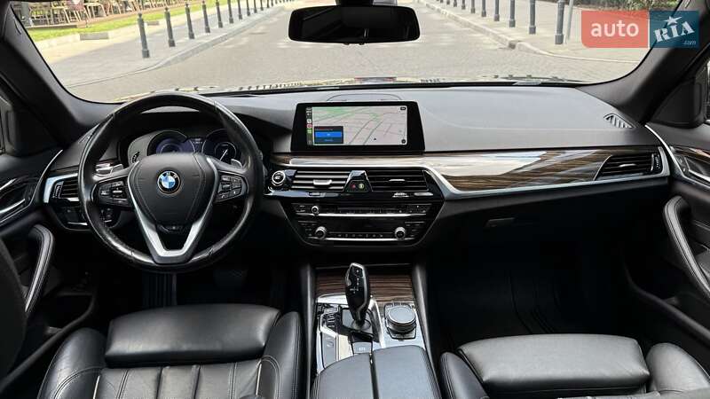 Седан BMW 5 Series 2017 в Львове