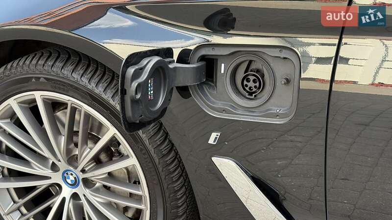 Седан BMW 5 Series 2017 в Львове