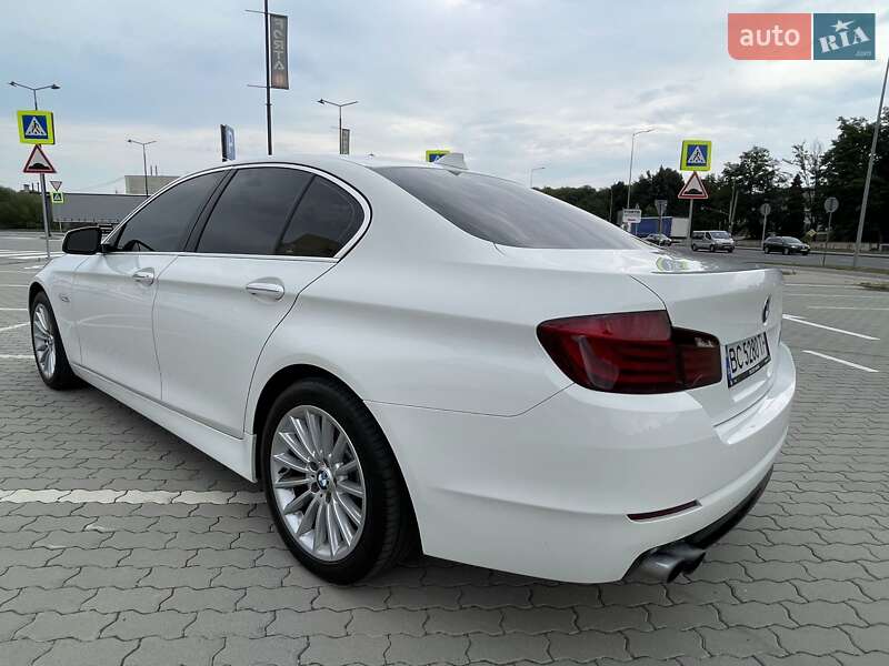 Седан BMW 5 Series 2013 в Львові