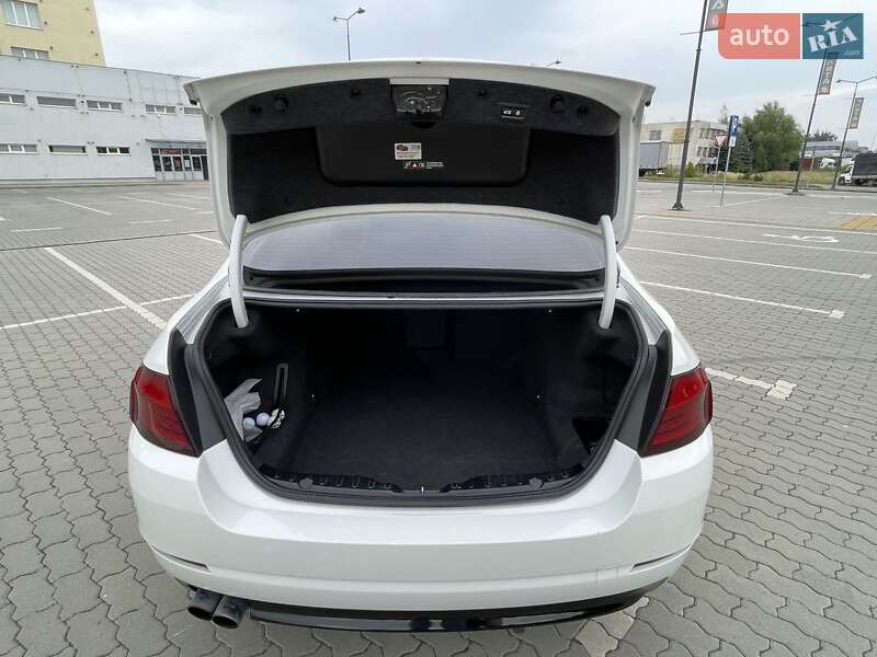 Седан BMW 5 Series 2013 в Львові