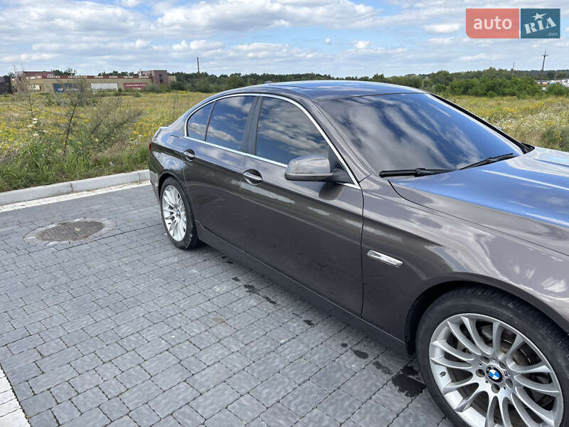 Седан BMW 5 Series 2013 в Львові