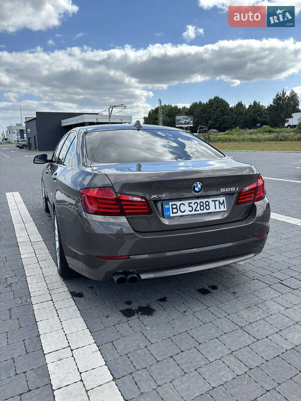 Седан BMW 5 Series 2013 в Львові