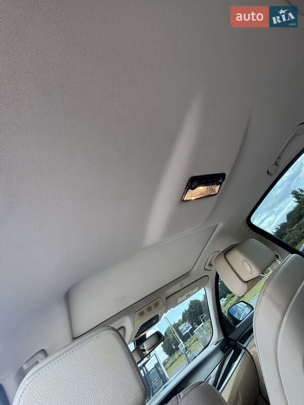 Седан BMW 5 Series 2013 в Львові