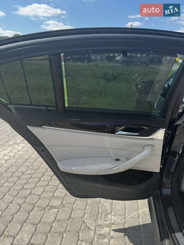 Седан BMW 5 Series 2018 в Львове