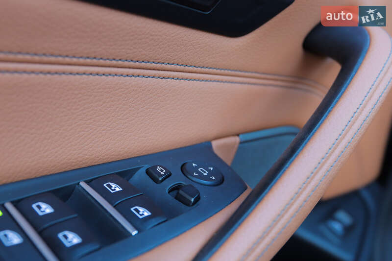 Седан BMW 5 Series 2019 в Львове