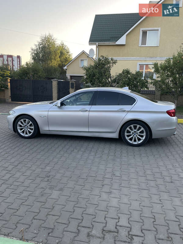Седан BMW 5 Series 2010 в Луцке