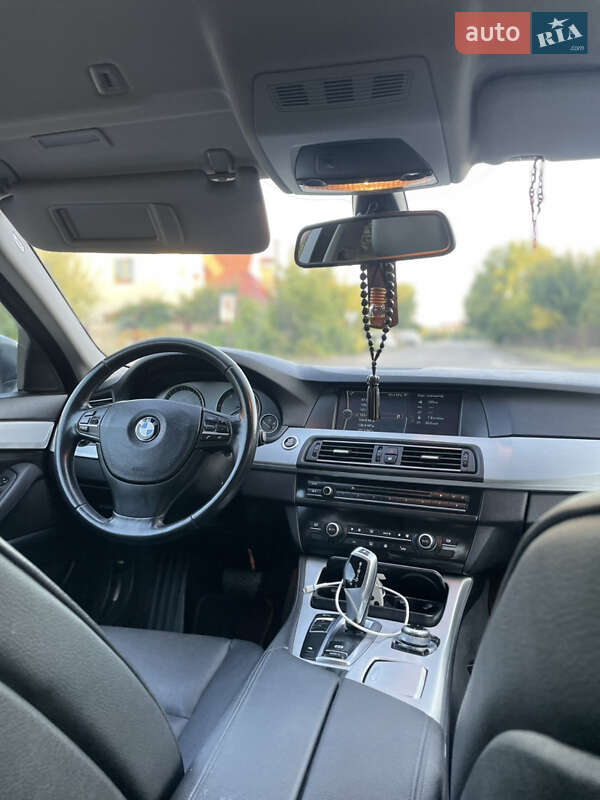 Седан BMW 5 Series 2010 в Луцке
