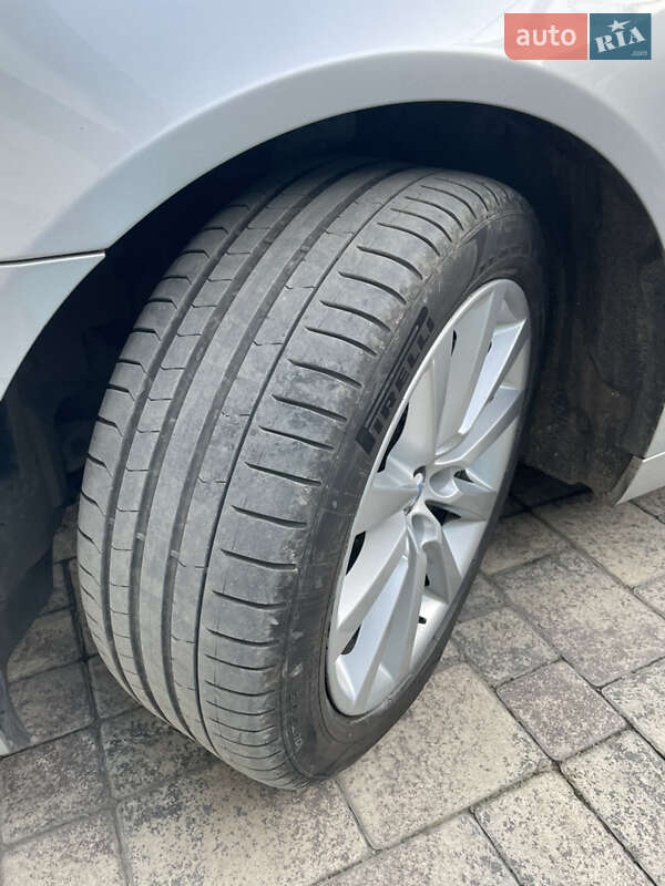 Седан BMW 5 Series 2010 в Луцке