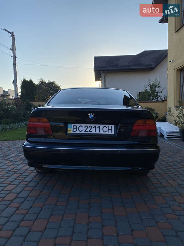 Седан BMW 5 Series 2000 в Солонке
