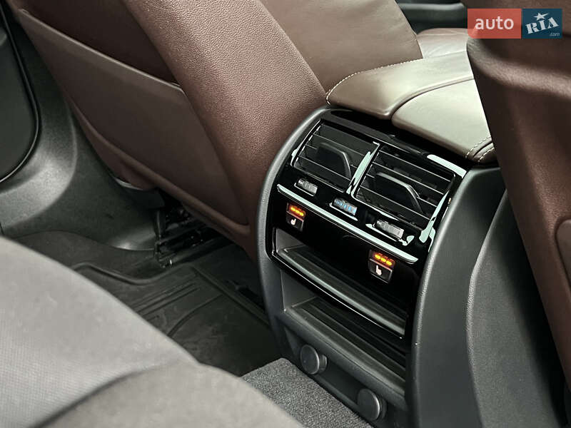 Седан BMW 5 Series 2017 в Рівному