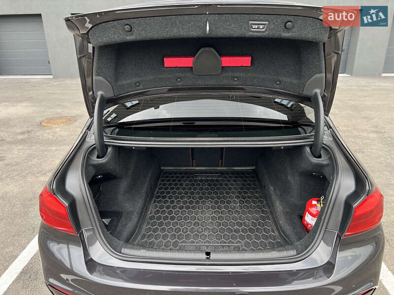 Седан BMW 5 Series 2017 в Рівному