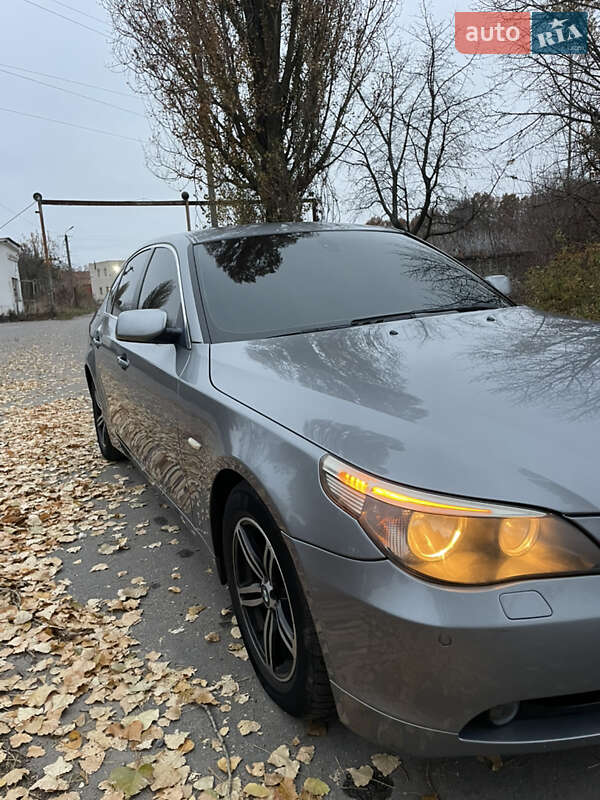 Седан BMW 5 Series 2004 в Калиновке