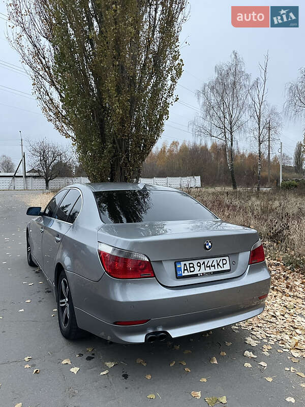 Седан BMW 5 Series 2004 в Калиновке