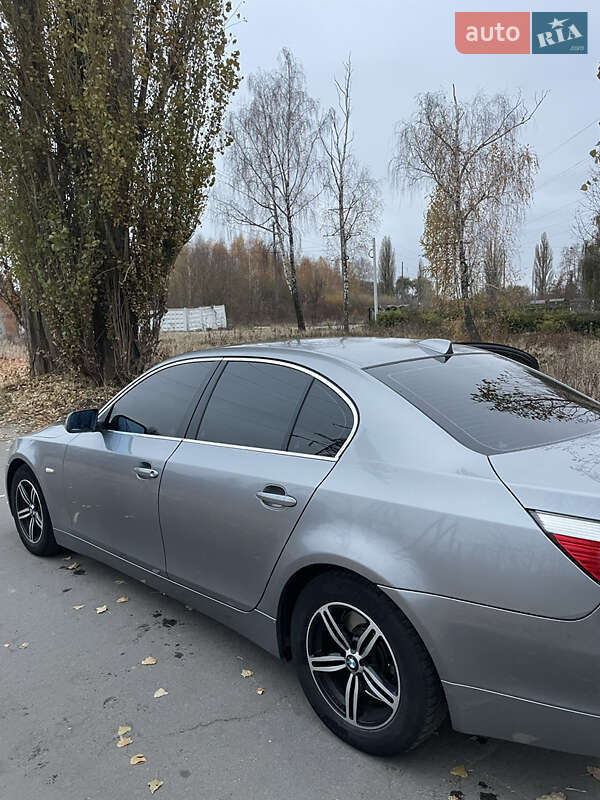 Седан BMW 5 Series 2004 в Калиновке
