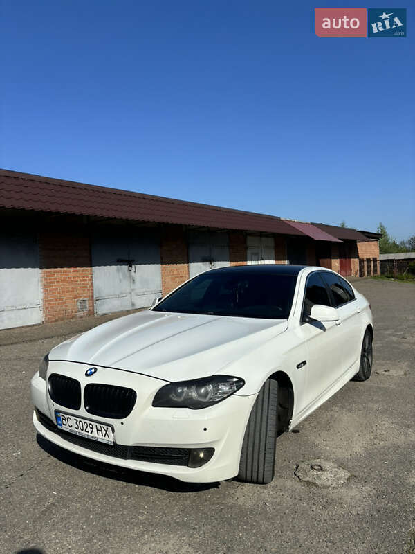 Седан BMW 5 Series 2012 в Львові