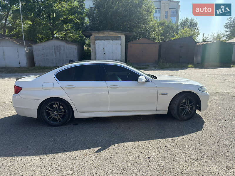 Седан BMW 5 Series 2012 в Львові