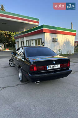 Седан BMW 5 Series 1990 в Гадячі